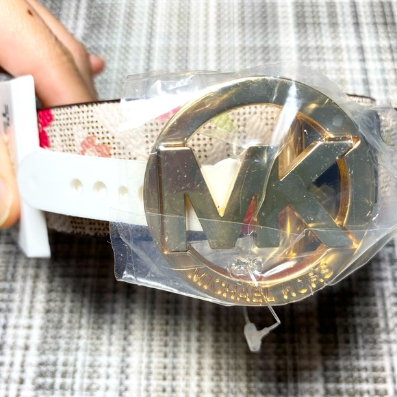 BRAND NEW MICHAEL Michael Kors Reversible Floral White Belt Gold Buckle Size M❤️ - Picture 2 of 7